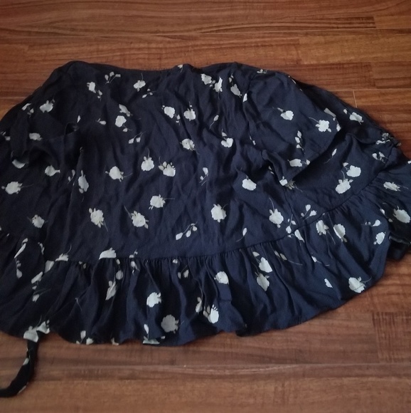 Brandy Melville john galt Cora top bnwt - Picture 5 of 7